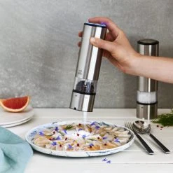 Les meilleures critiques de ???? Duo Moulin à Poivre et Sel Electrique Elis Sense U'Select 20 cm Inox Peugeot ⭐ -Magasin de vente Peugeot duo moulin a poivre et sel electrique elis sense u select 20 cm inox peugeot 3